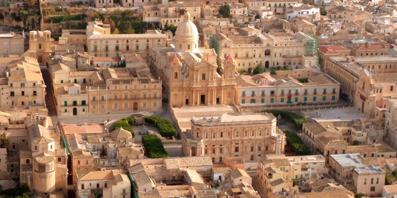 Casa Vacanze La Collinetta Lavanda Villa Noto Bagian luar foto